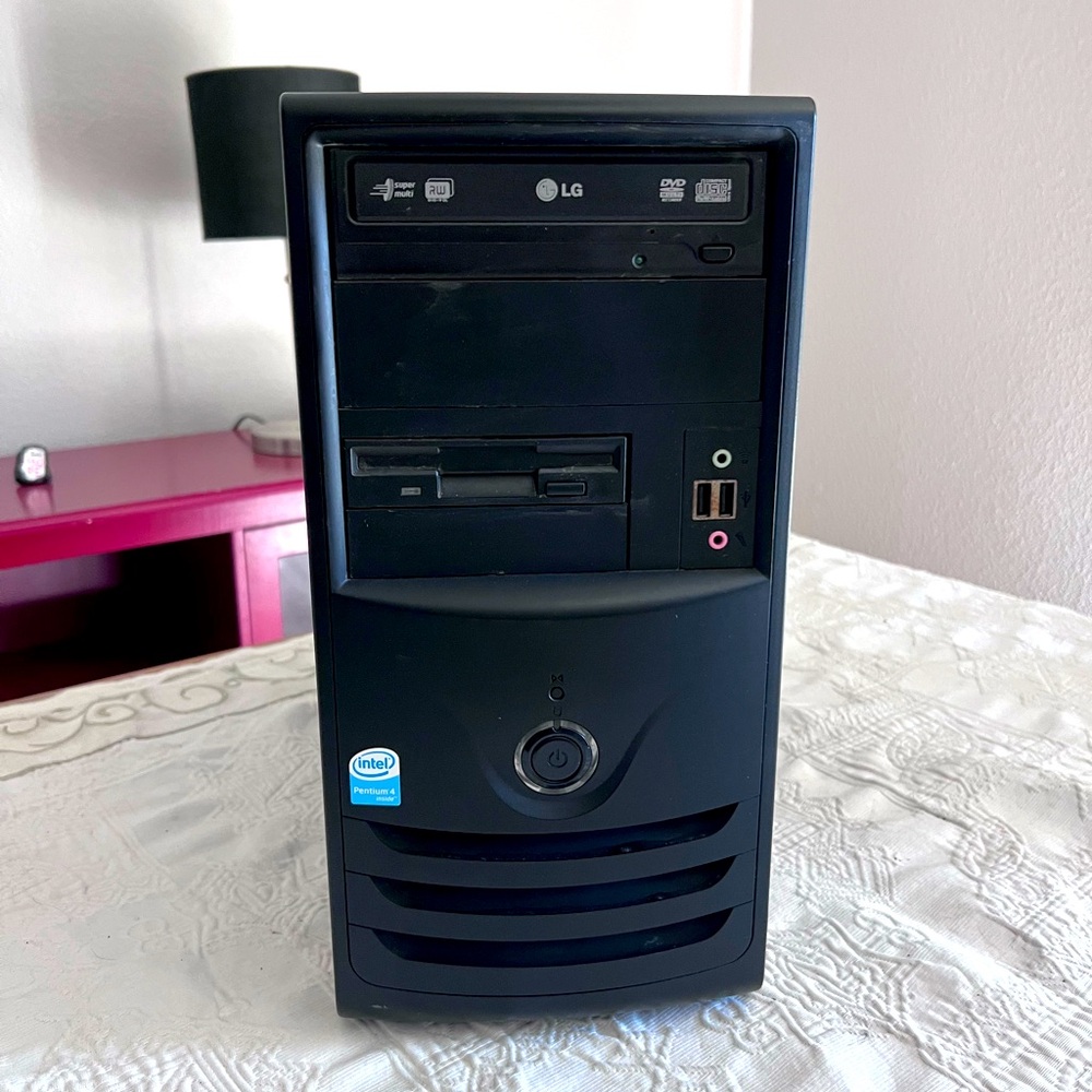 Intel Desktop LG  Super Multi Tower Serial #7490-P4DDR2.8V Hard Drive WD80GBSATA
